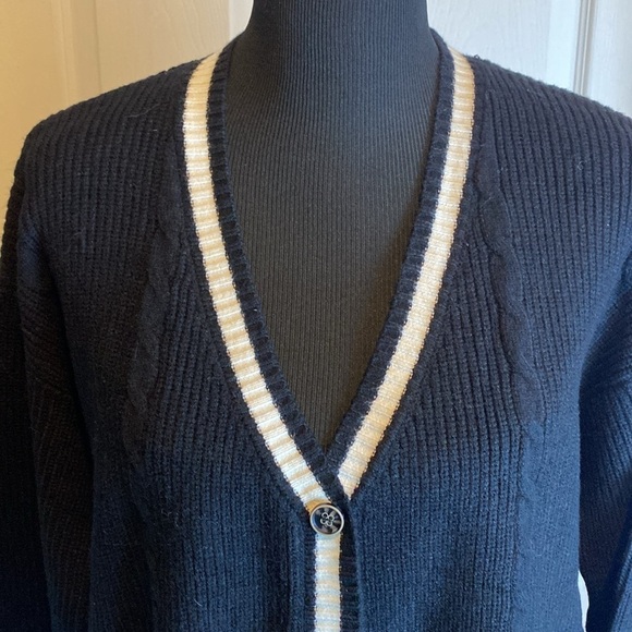 Black and White Cardigan Sweater V-Neck Button Front Closure sz XL. NWOT - Picture 2 of 7